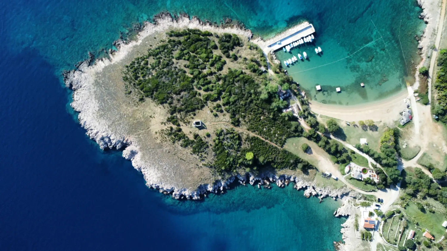 Eine kleine, unbewohnte Insel in der Adria, Teil Kroatiens. Von Hang-Loose-Diving d.o.o.